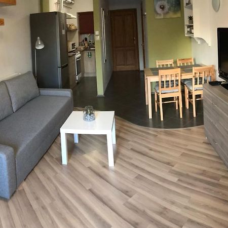 Pitypang Apartman Гюла Екстериор снимка