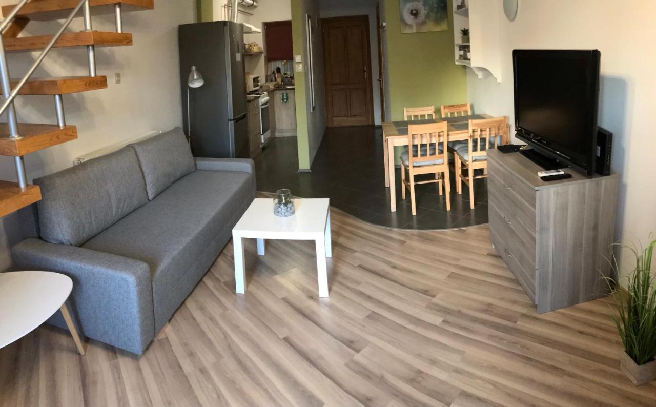 Pitypang Apartman Гюла Екстериор снимка