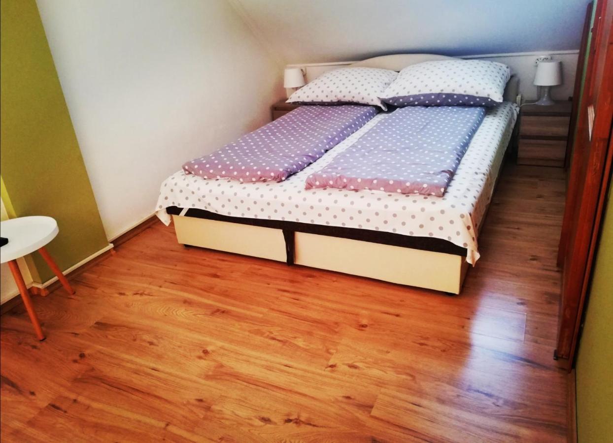 Pitypang Apartman Гюла Екстериор снимка