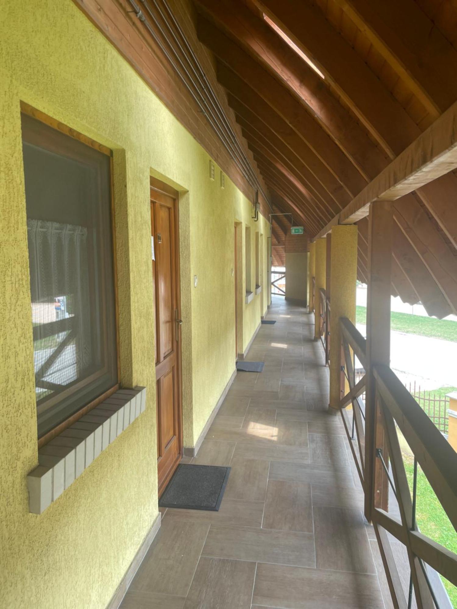 Pitypang Apartman Гюла Екстериор снимка